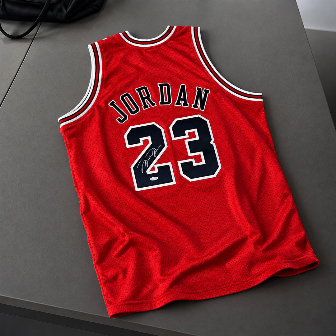 Michael Jordan Signed Chicago Bulls 1997-98 Away Jersey